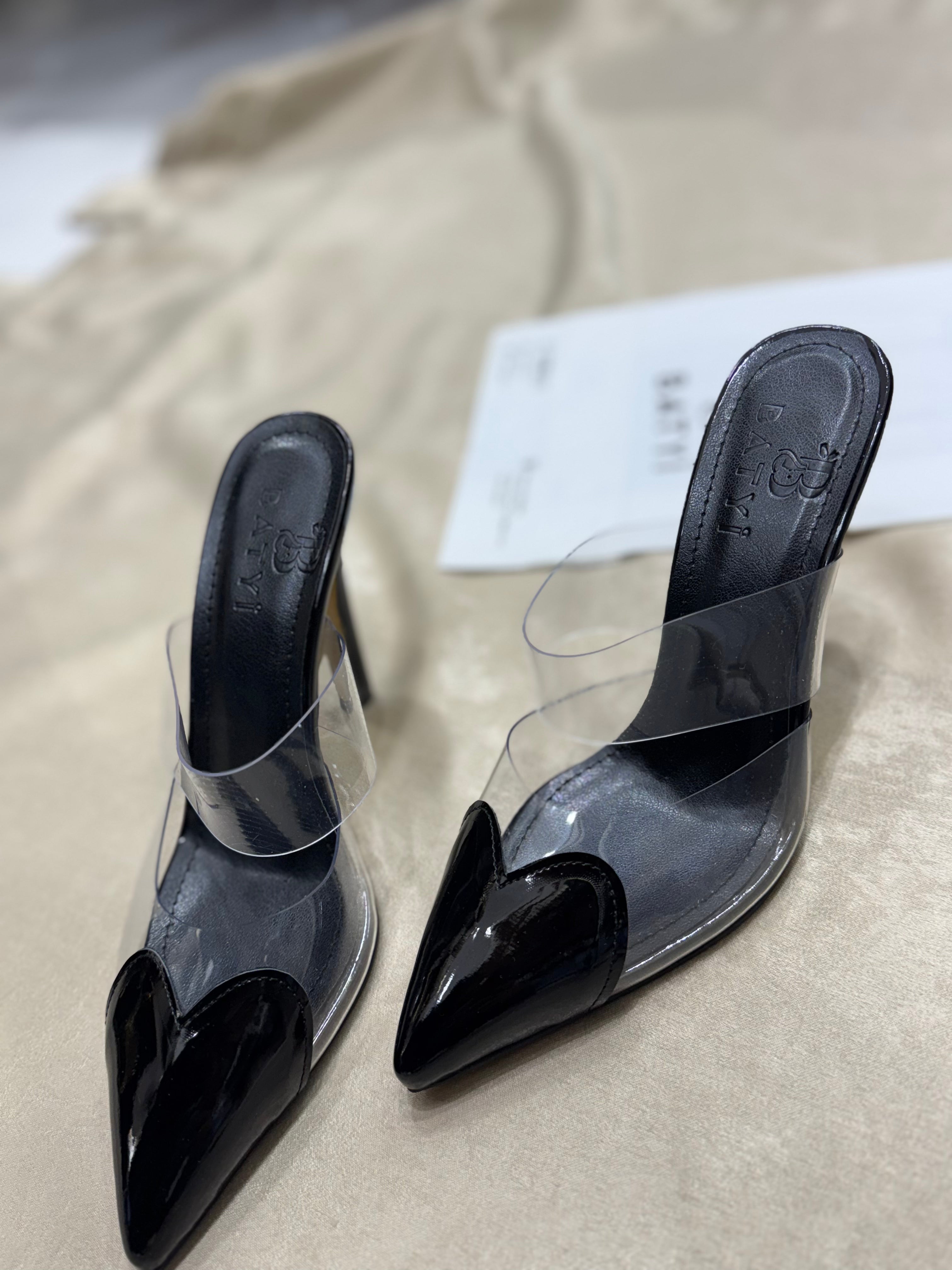 BATYİ Kalp detaylı ayakkabı