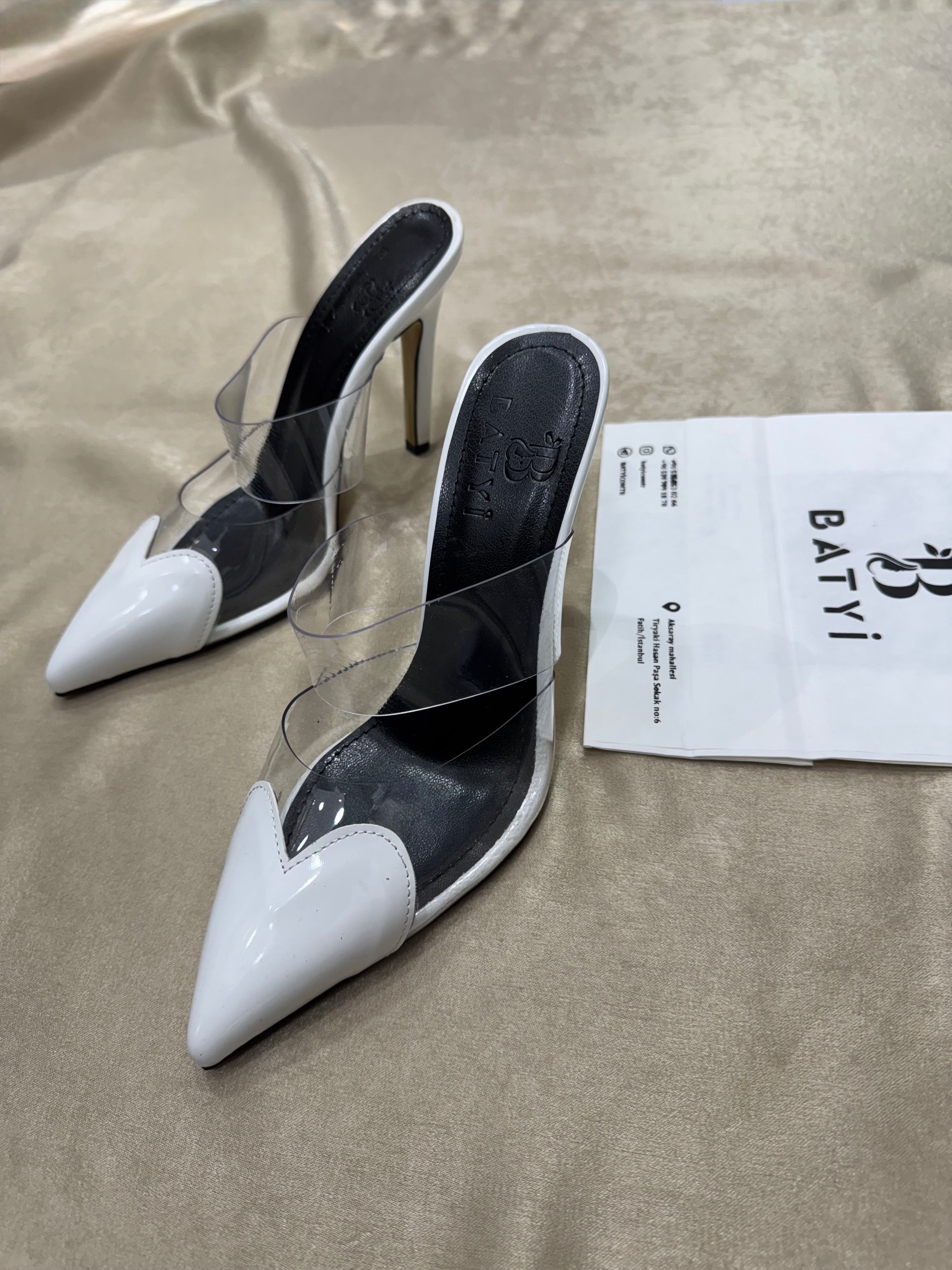 BATYİ Kalp detaylı ayakkabı