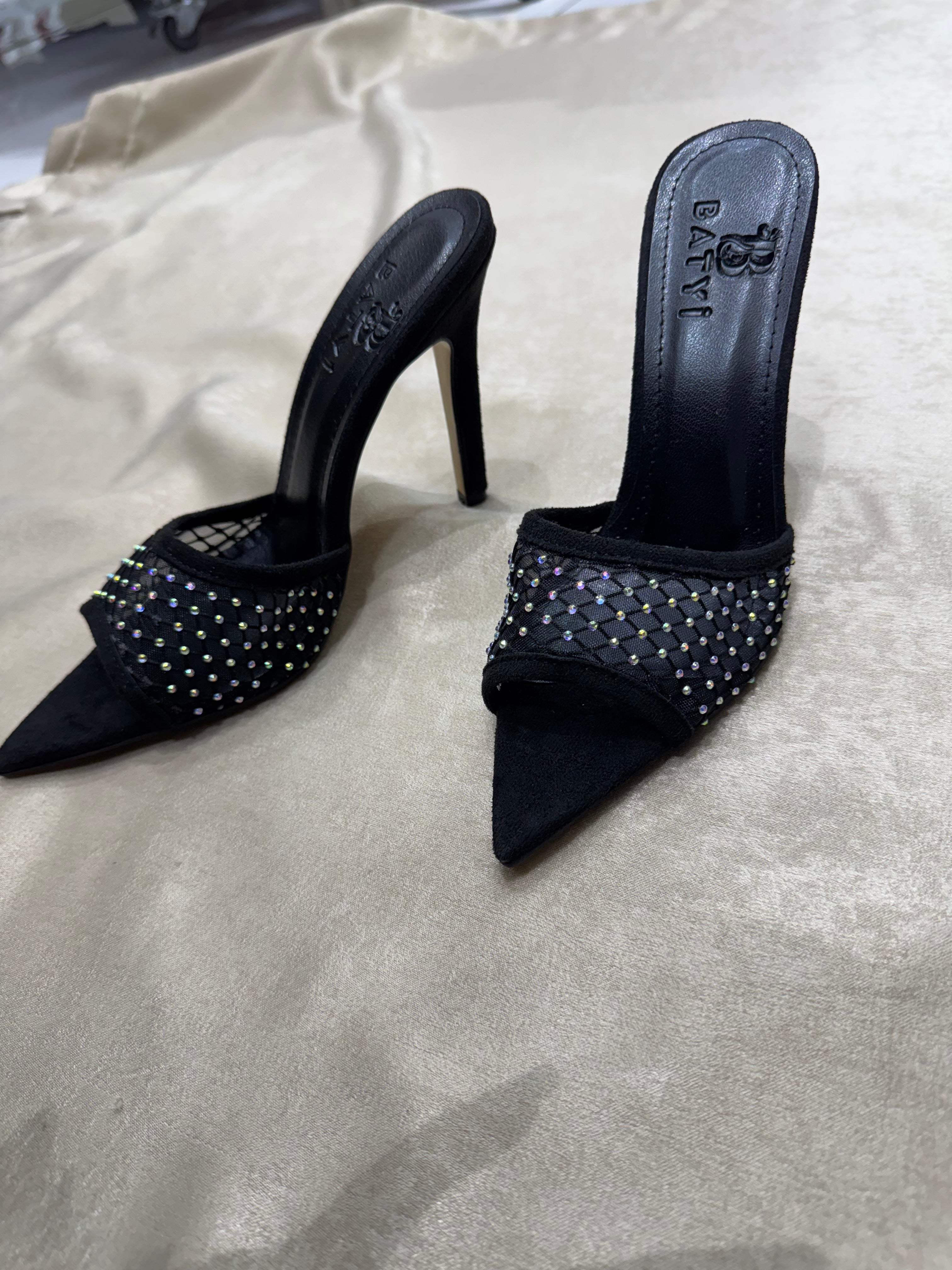 BATYİ Taş detaylı ayakkabı