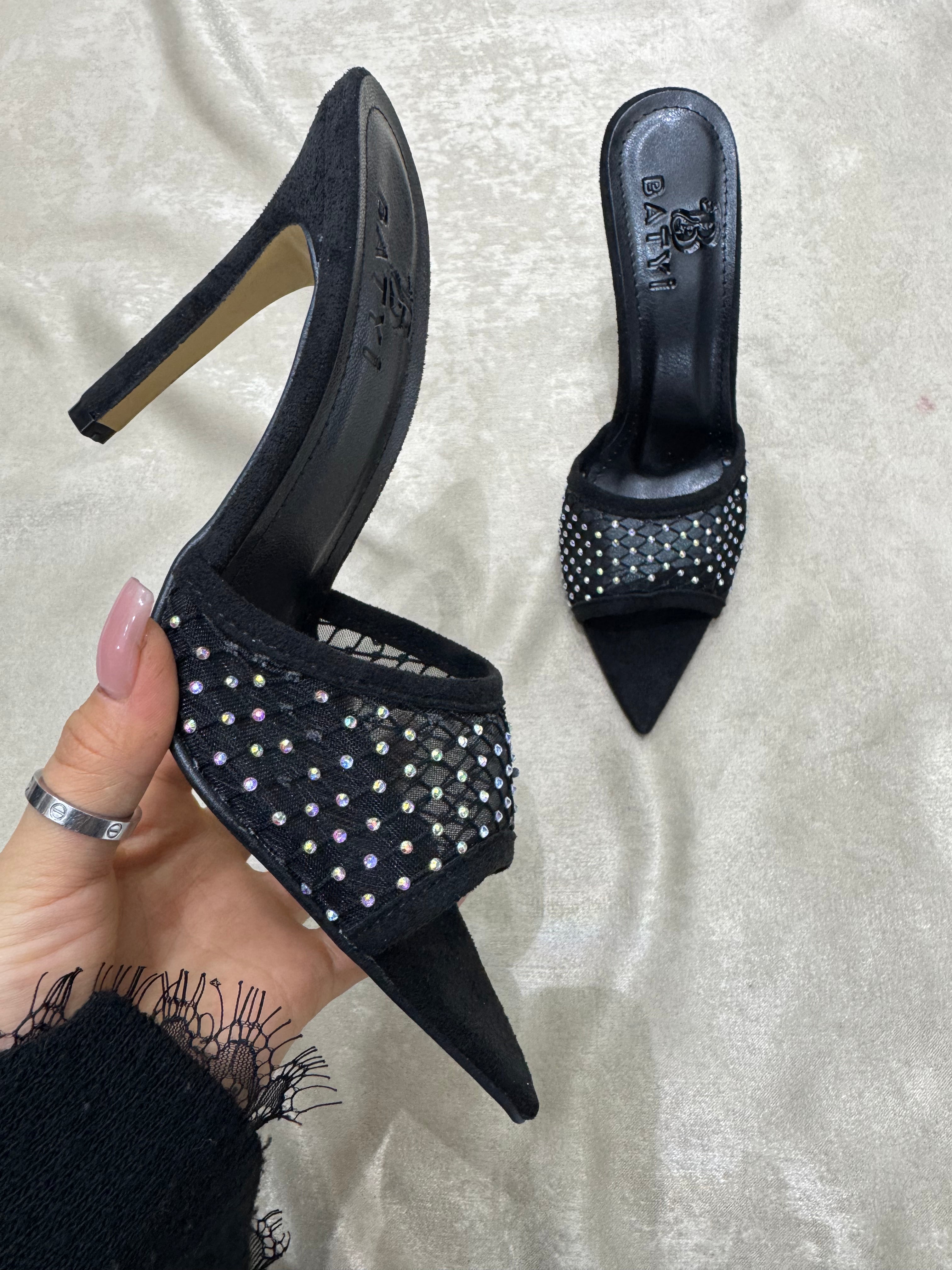 BATYİ Taş detaylı ayakkabı