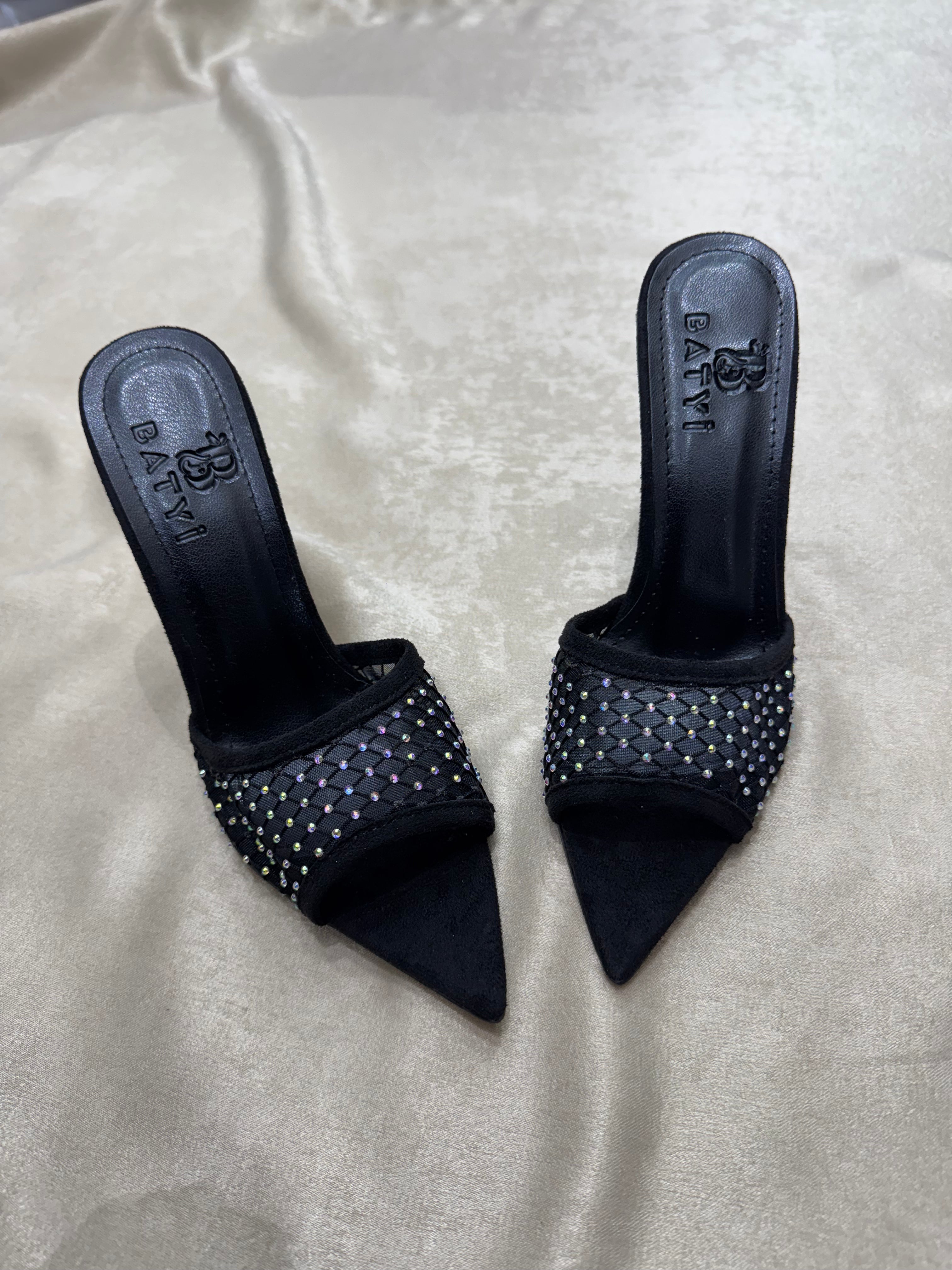 BATYİ Taş detaylı ayakkabı