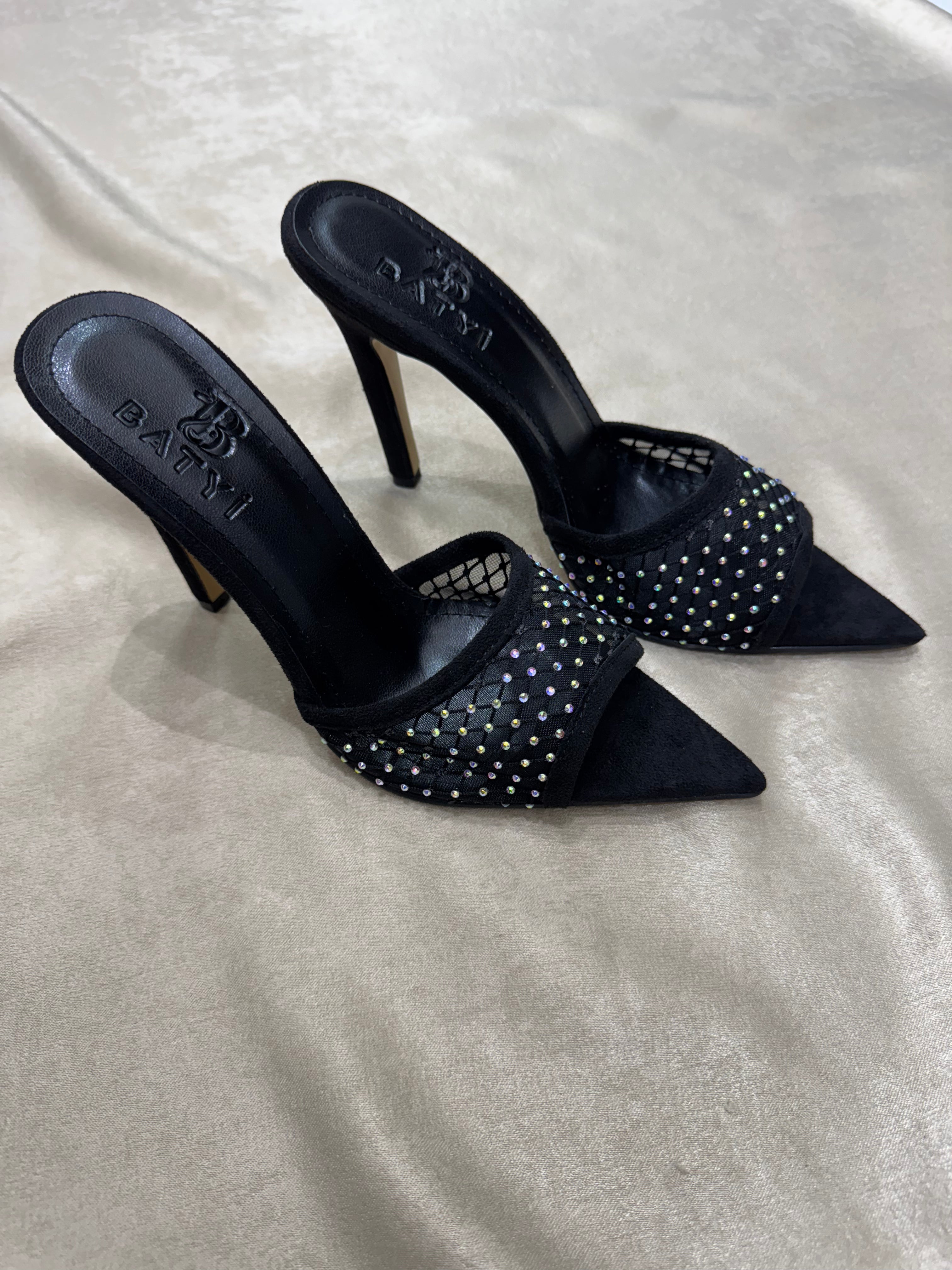 BATYİ Taş detaylı ayakkabı