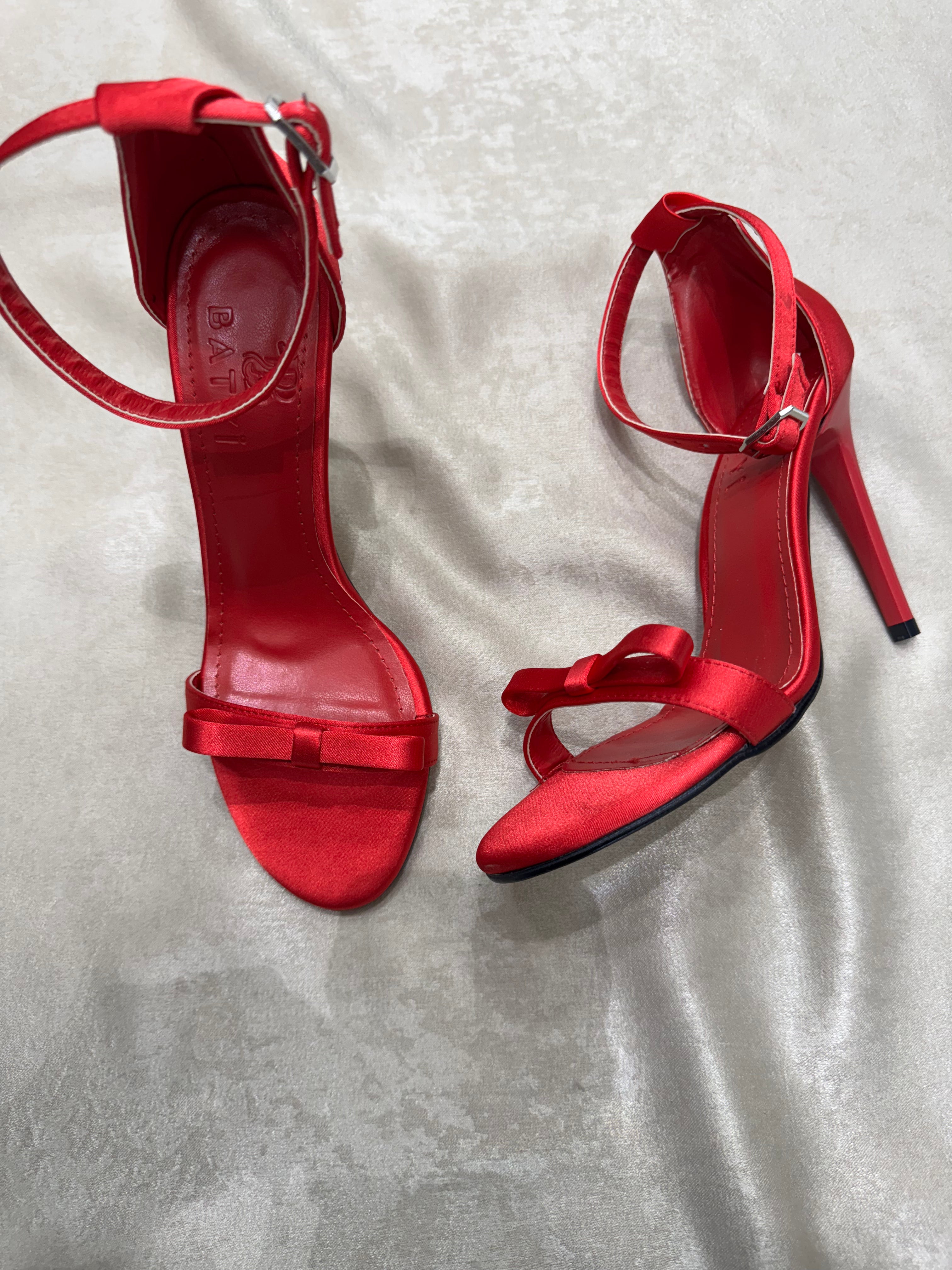 BARBİ TOPUKLU AYAKKABİ