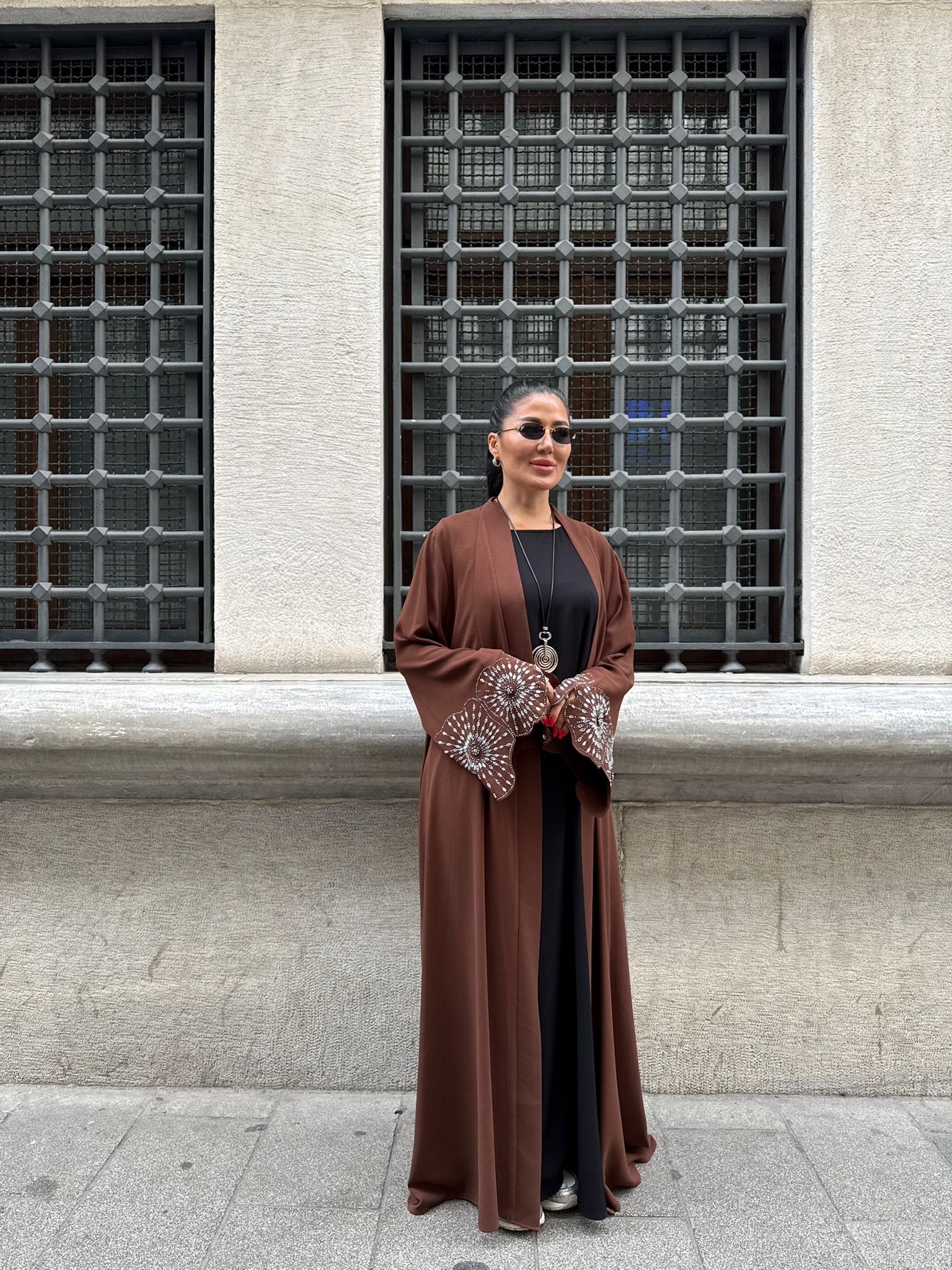 Çıçek Taş Detayli Abaya