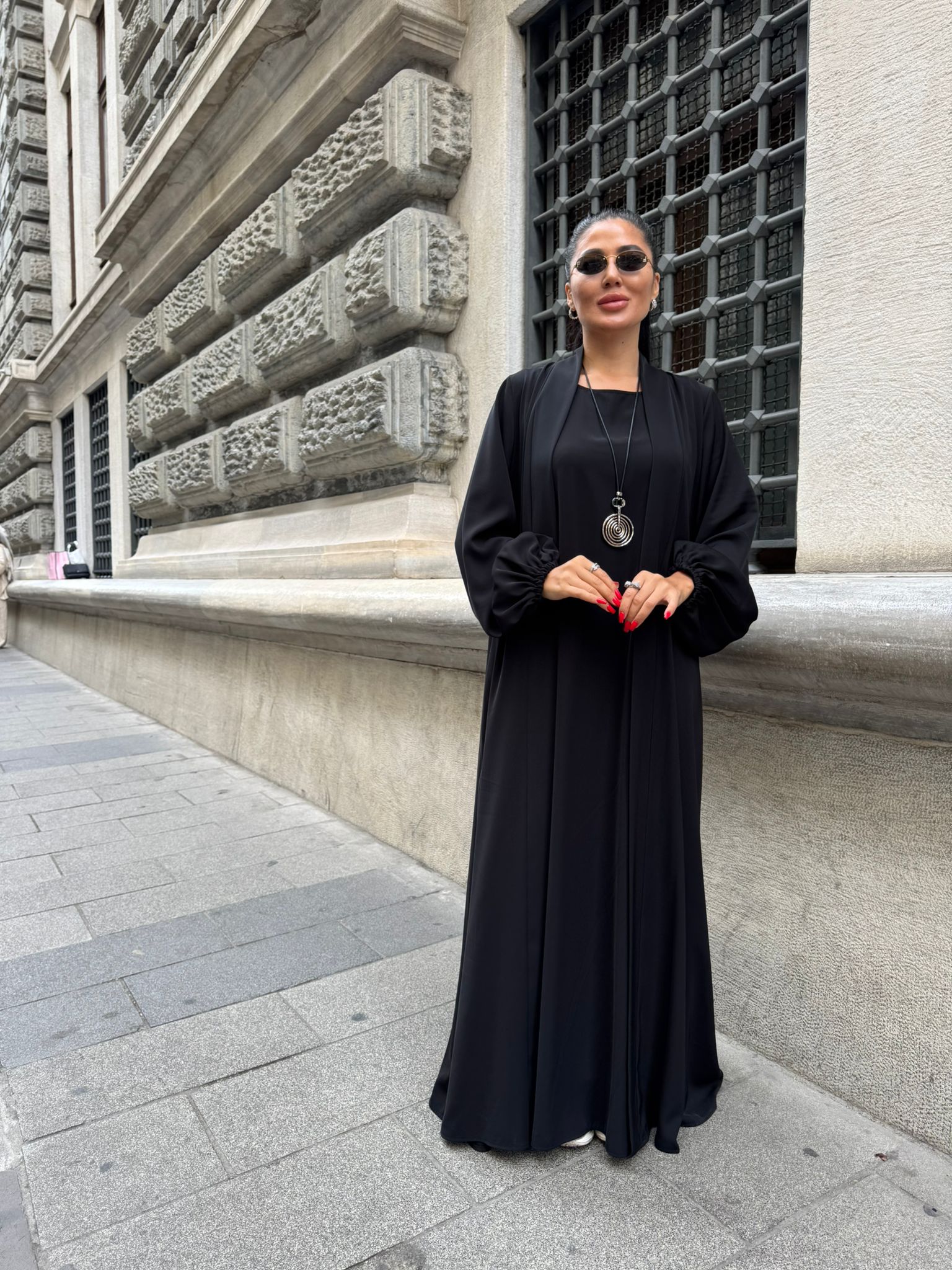 Kol Uçu Lastık Detaylı Sade Ikılı Abaya Takım