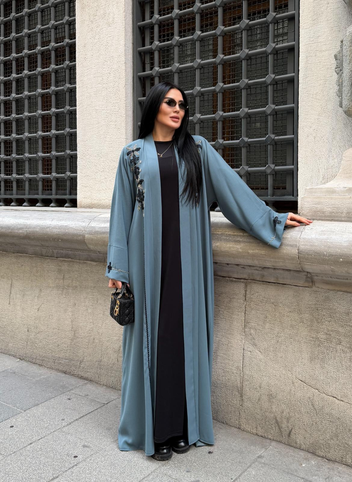 Abaya  el işçiliyi olan özel tasarım